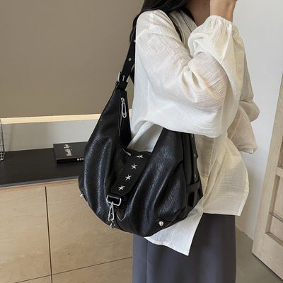 Capacious shoulder bag, retro one-shoulder bag for leisure - Image 2